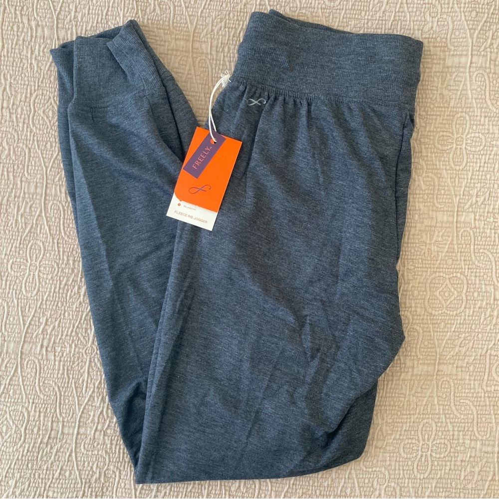 Freely Joggers NWT